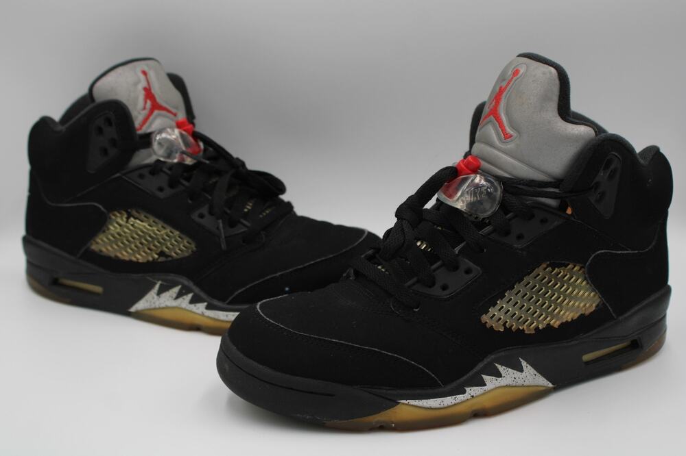 Size 8 - Jordan 5 Retro Black Metallic Silver 2016 - 845035-003